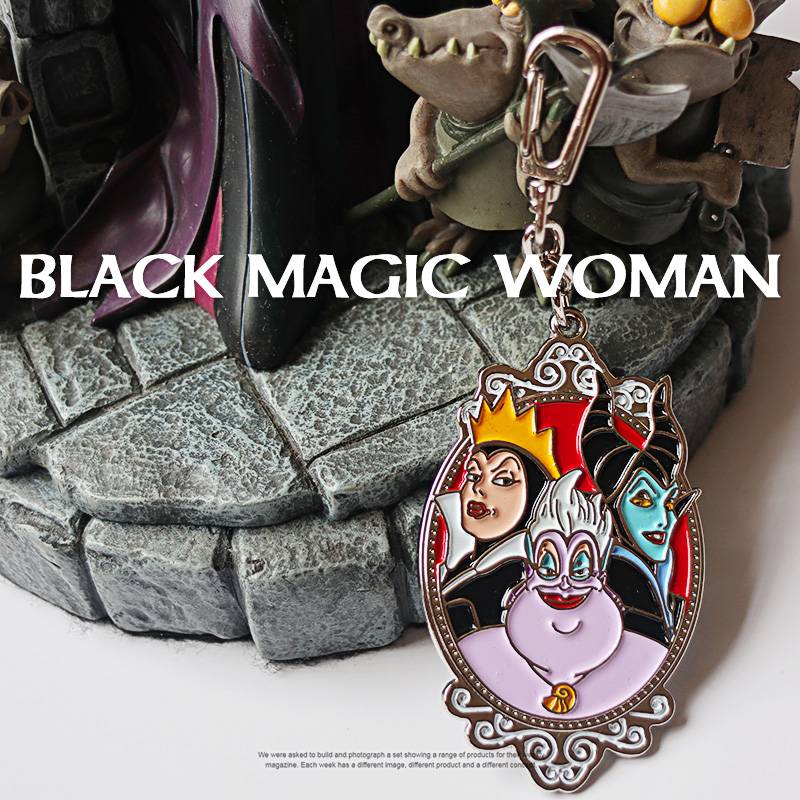 Tail queen Usula metal keychain pendant