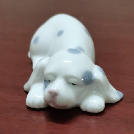 Exit original single -tail hand -painted ceramics lying on Mi Eye cute dog all -porcelain ornaments creative gift crafts