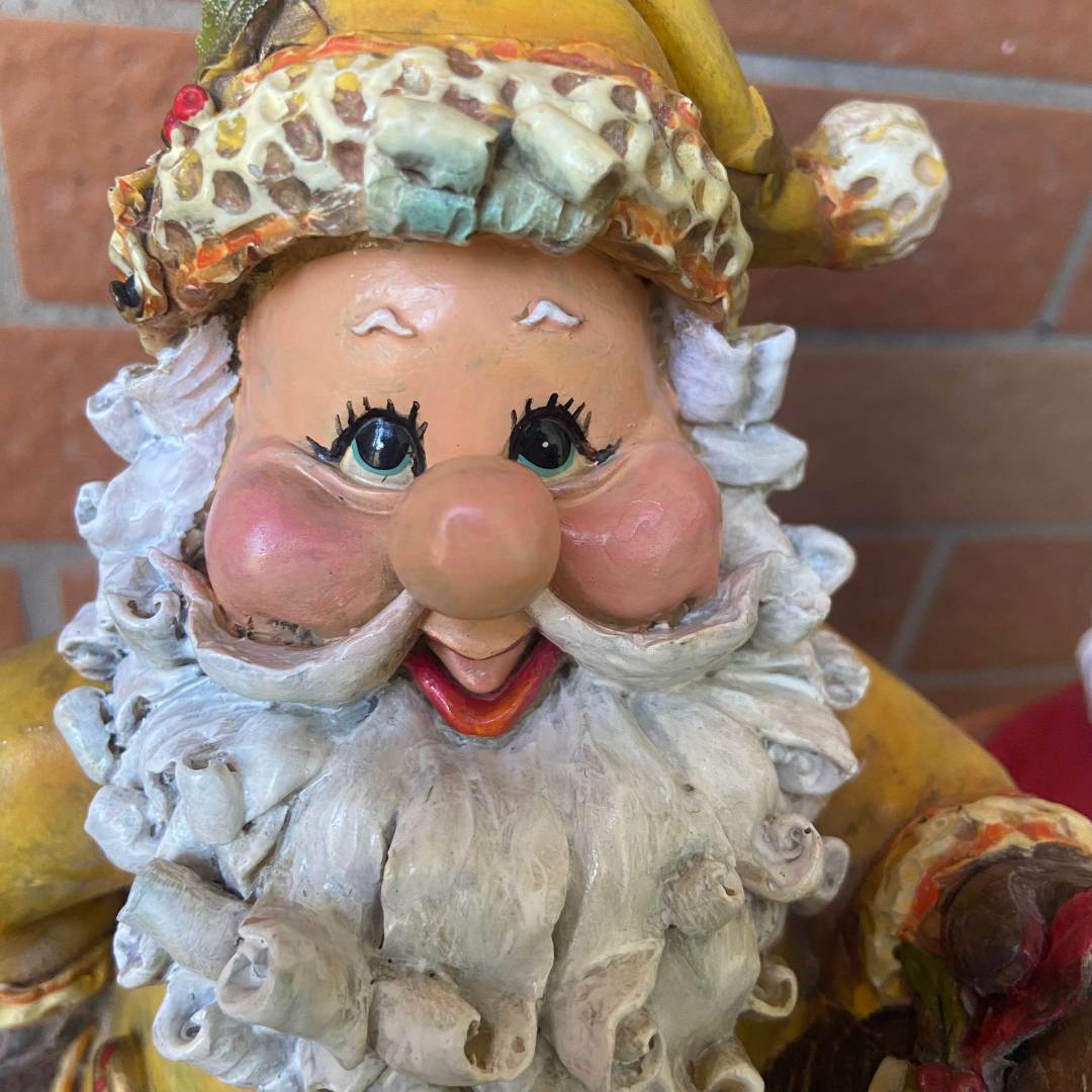 Taiwanese scarcity of cute instant instant noodle bearded Santa resin decoration, old goods sample orphan, deposit