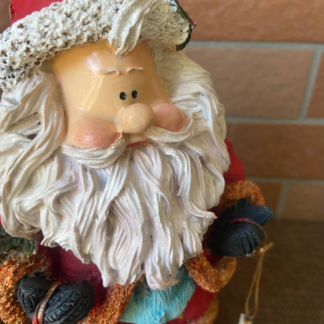 Taiwanese scarcity of cute instant instant noodle bearded Santa resin decoration, old goods sample orphan, deposit