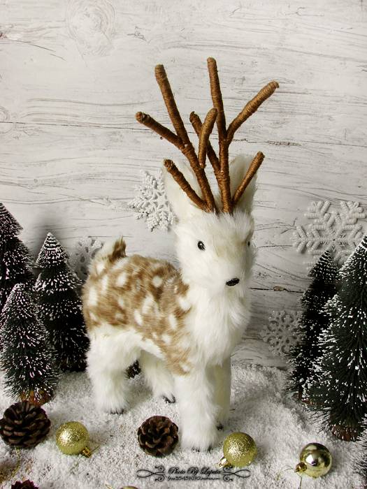 Warm winter.Plush plush plug plum blossoms Christmas wedding festival celebration arrangement for wedding gifts
