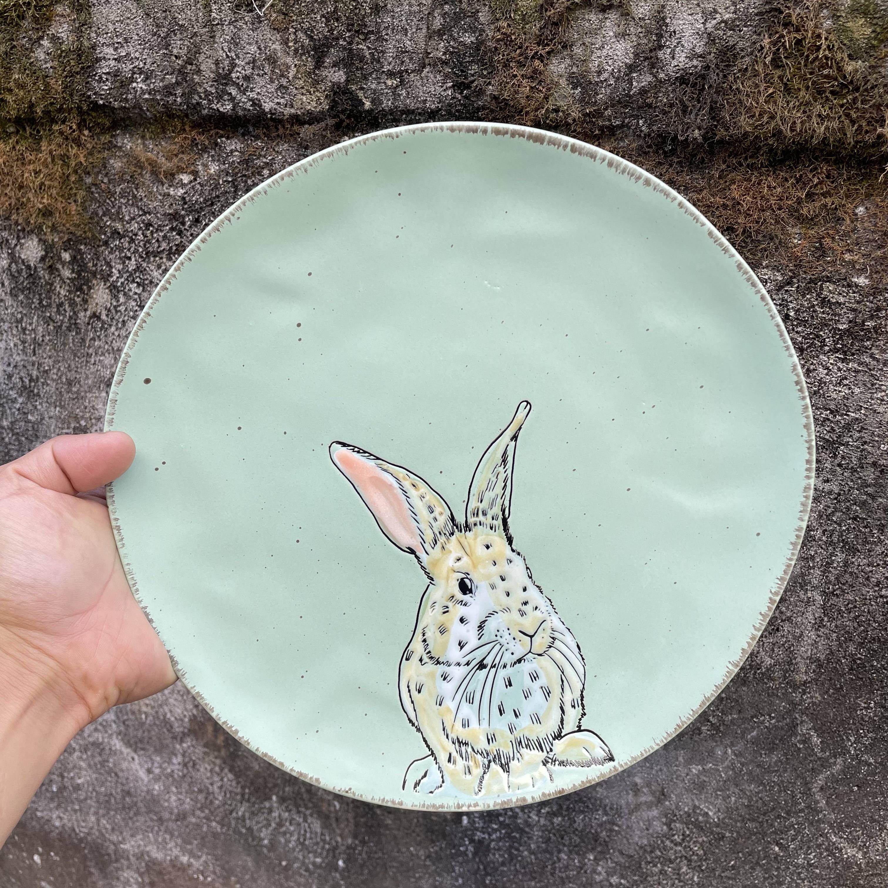 Ceramic green rabbit plate cute cartoon alien dish high -value disk creative ornament dessert disk