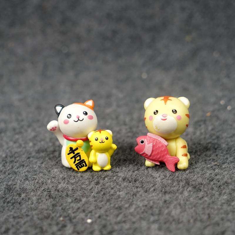 The Japanese single kitten has a desktop hand -to -hand ornament defect every year