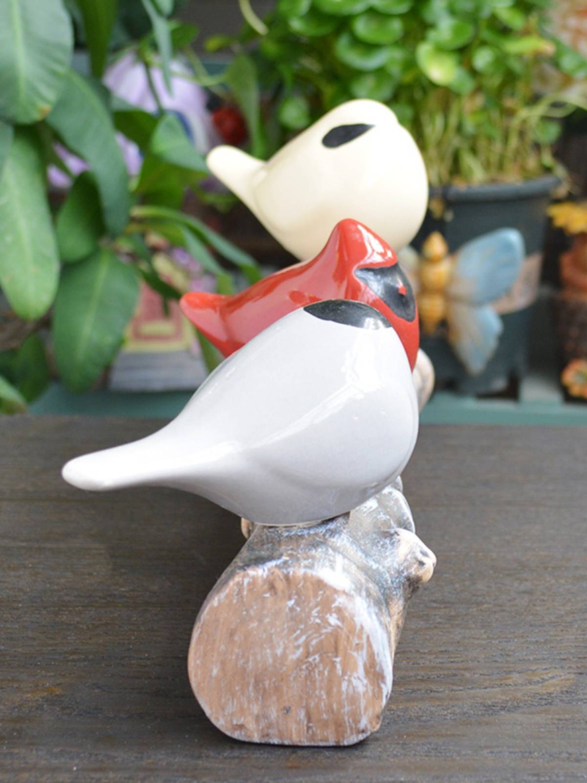 Vintage old ceramic bird garden decoration decoration