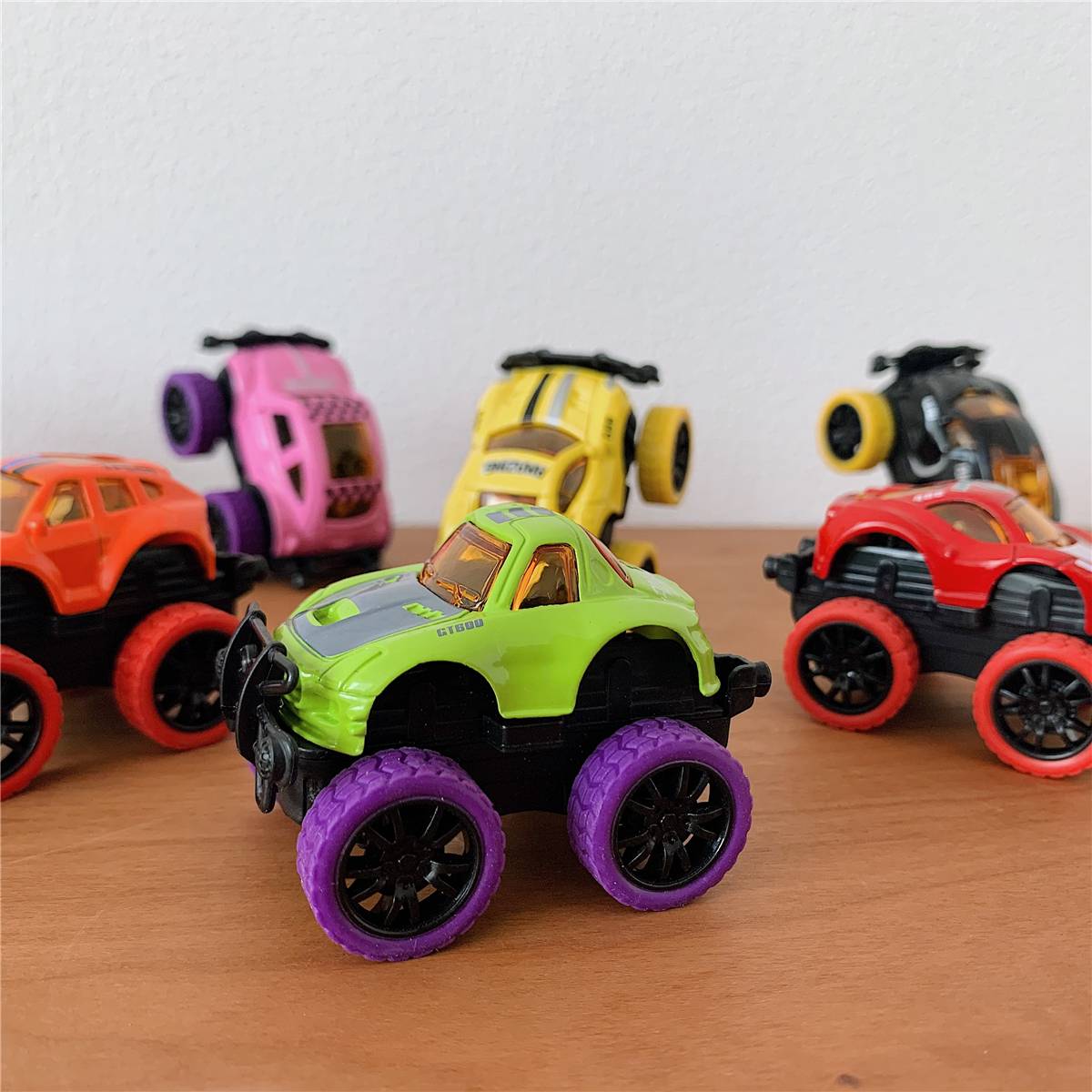 Single mini toy car alloy car to simulate off -road vehicle model inertial boy gift ornaments