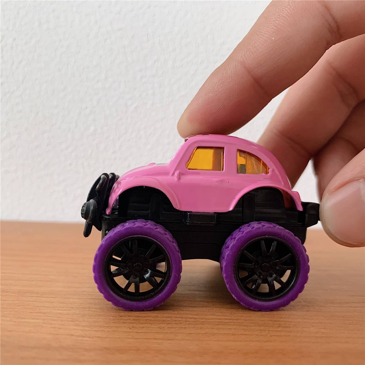 Single mini toy car alloy car to simulate off -road vehicle model inertial boy gift ornaments