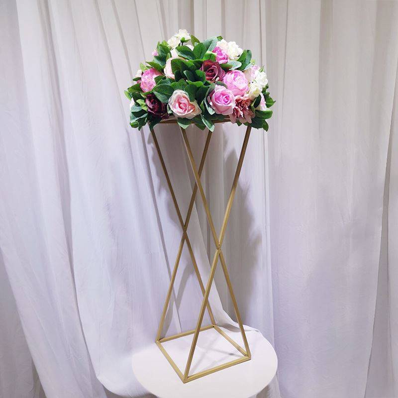 Export iron flower frame spray paint gold color wedding road quotation simple lines main table main table swing shop celebrates facade decoration