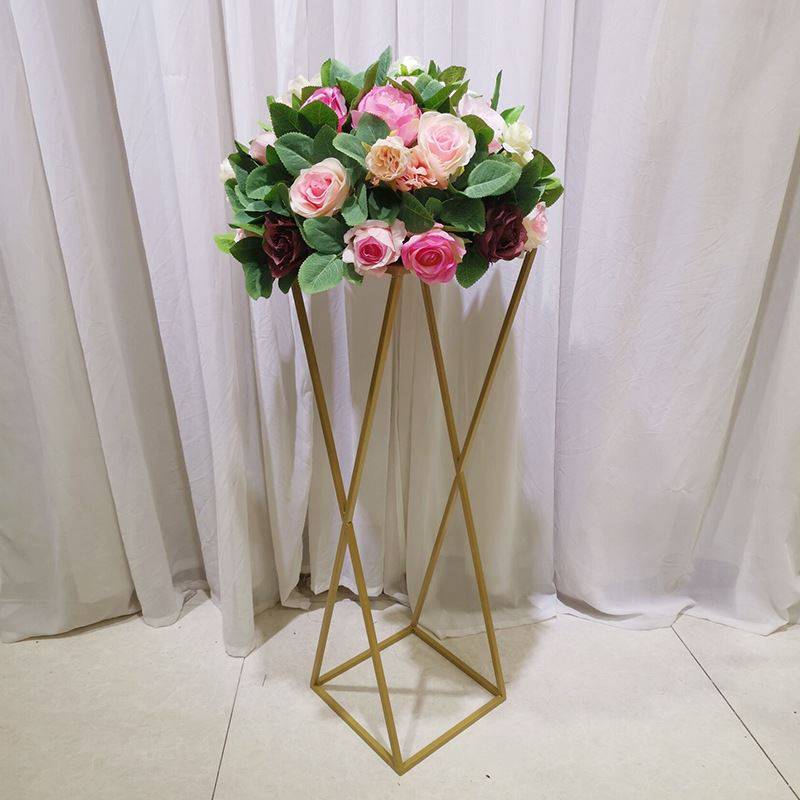 Export iron flower frame spray paint gold color wedding road quotation simple lines main table main table swing shop celebrates facade decoration
