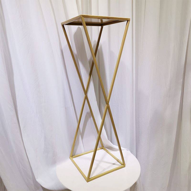 Export iron flower frame spray paint gold color wedding road quotation simple lines main table main table swing shop celebrates facade decoration