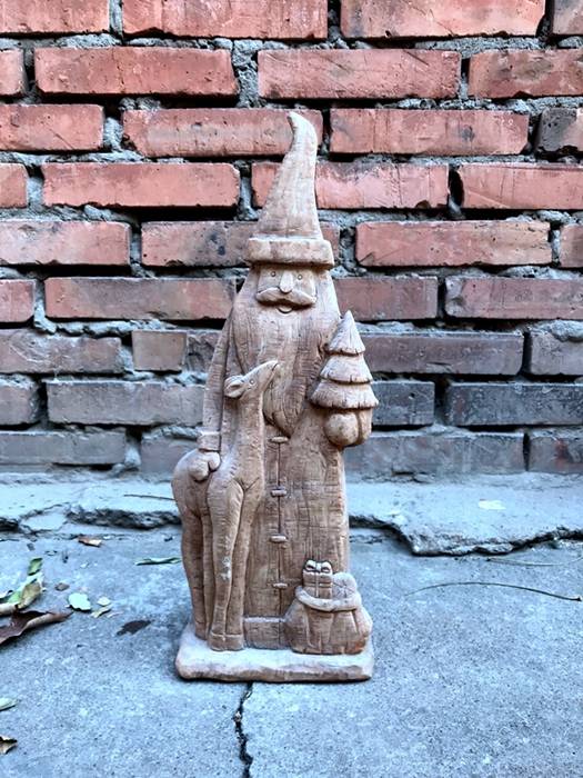 Imitation of wood grain retro to make old Santa decorative decoration