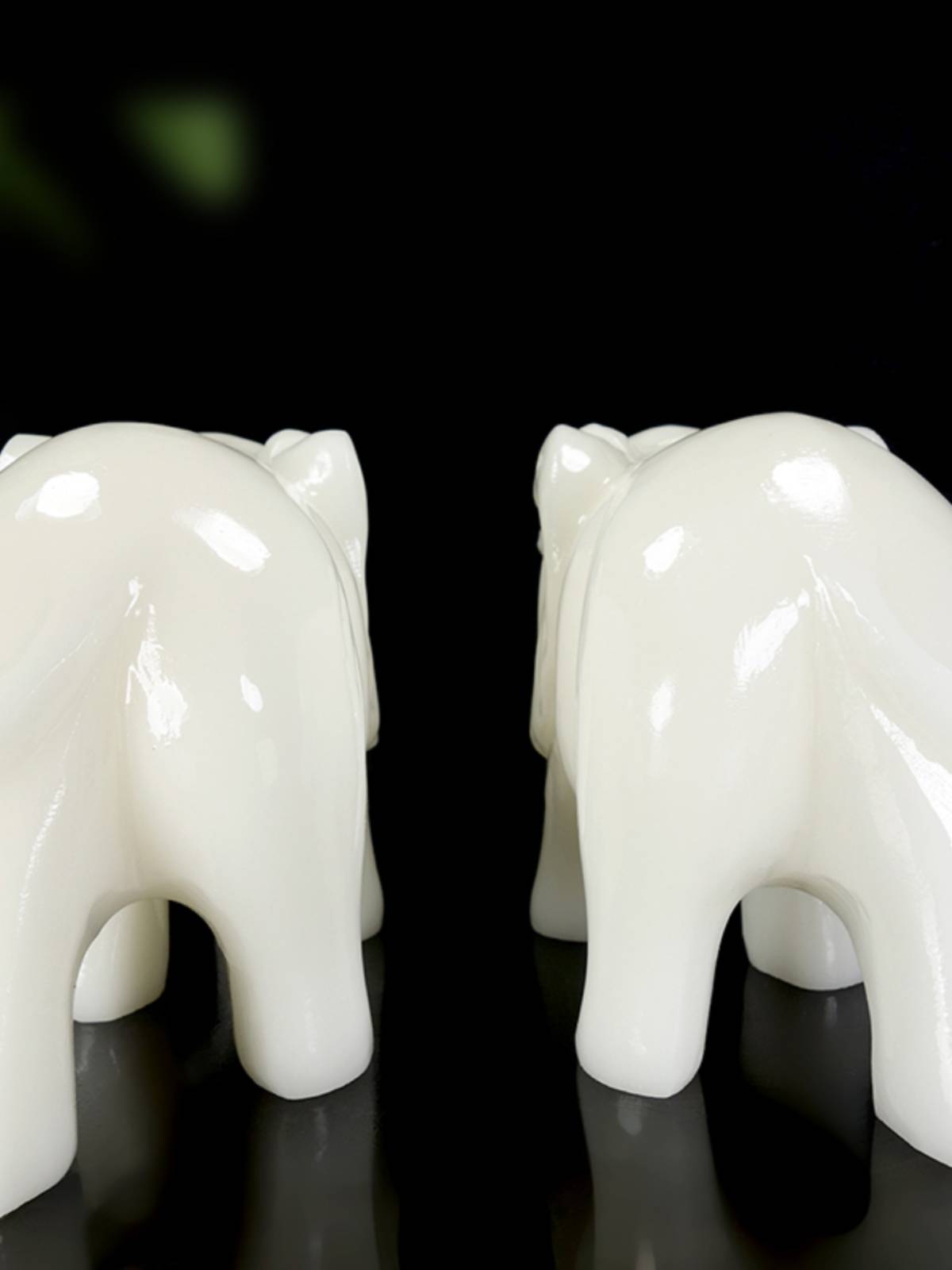 Elephant decoration recruiting wealth and absorbent town Afghanistan white jade