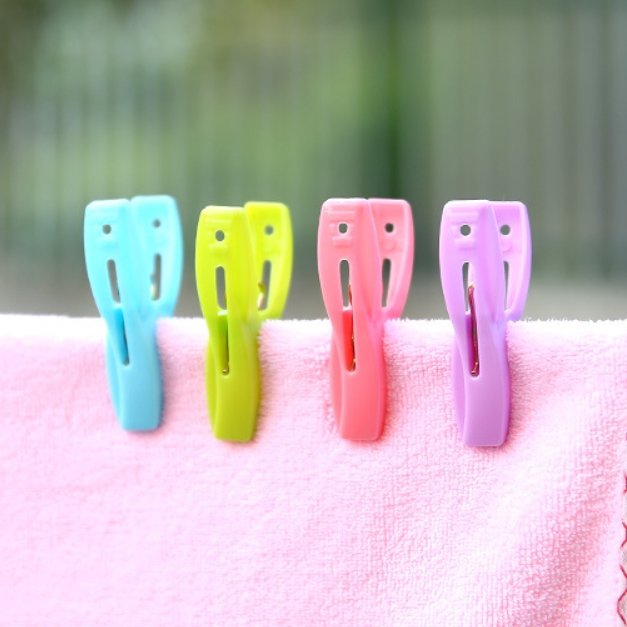 Windproof Clothes Pins for Clothesline Hangers Clothing Clips Pegs With a Basket