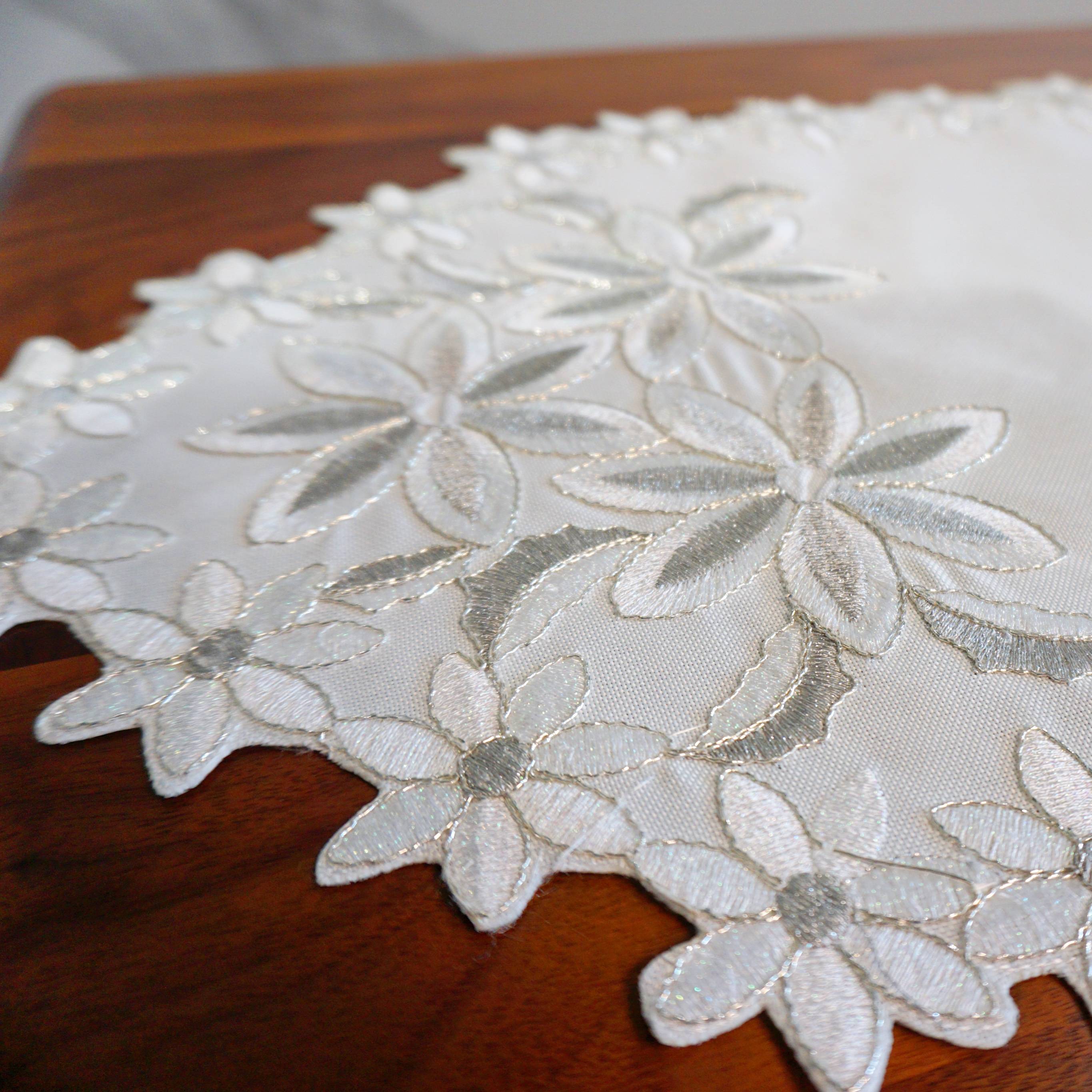 Exit Nordic original tail -tail price break -up sale of heavy workers embroidered embroidery coffee table flag handmade hot side dining table cloth