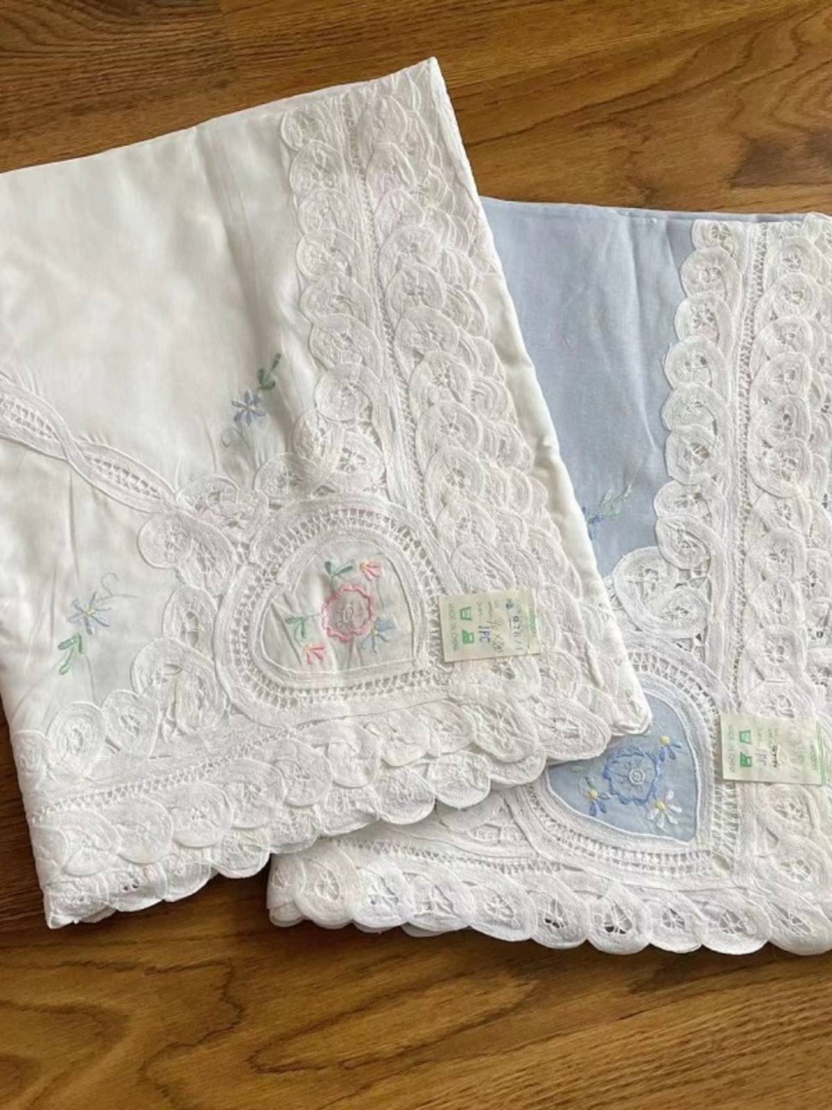 It's beautiful!Export linen Lineli small machine embroidered embroidered flower tablecloth living room coffee table with towels cover piano