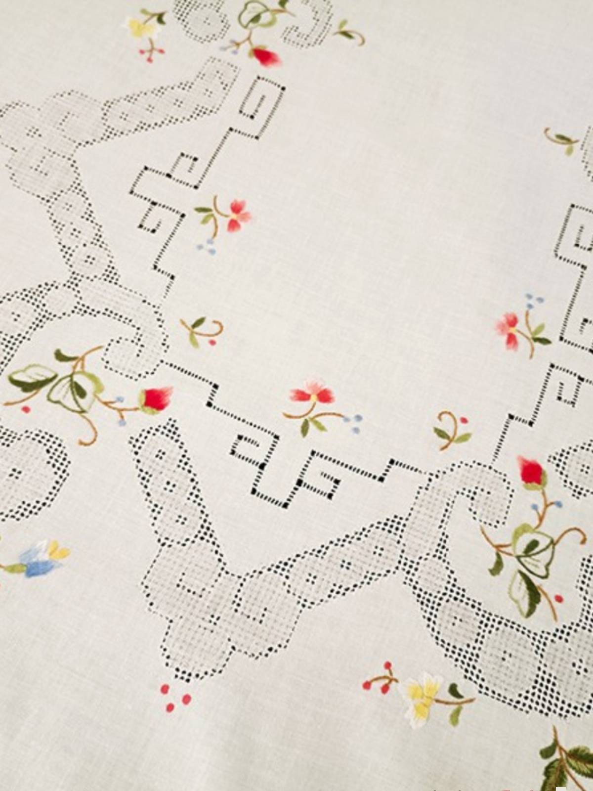 Small fresh cotton hand -embroidered embroidery table cloth cloth