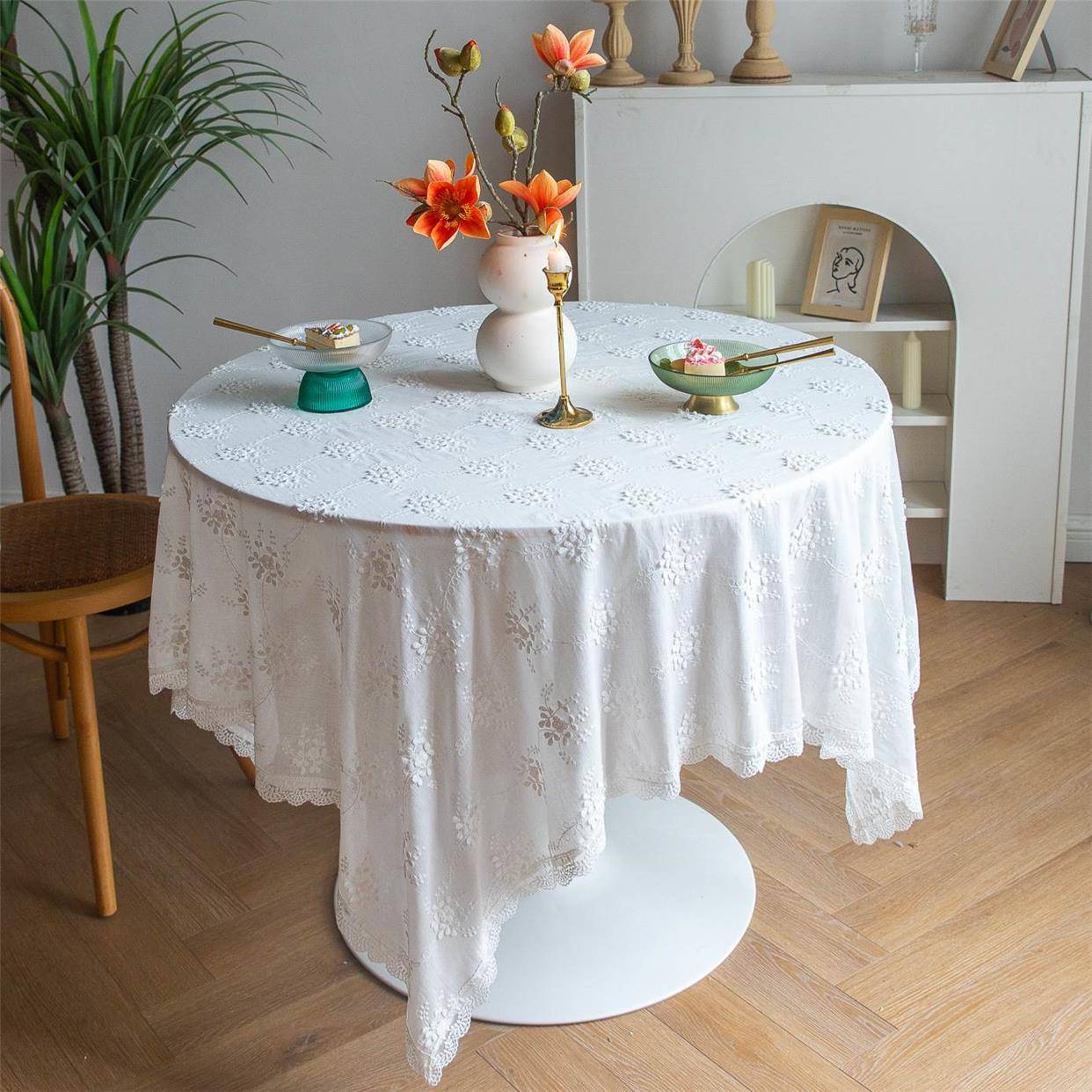 Cross -border embroidery table cloth French court light luxury pure white lace high -end dining table cloth decoration French retro cloth