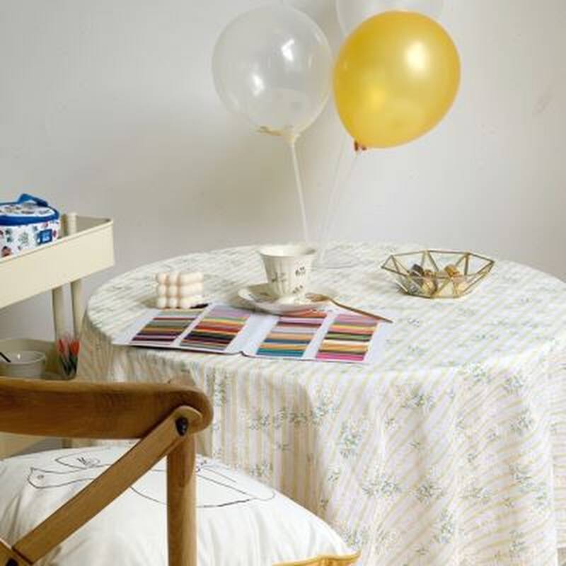 Goose yellow cloves small fresh idyllic dining table cloth fabric padding padfire cushion French napkin swing background cloth