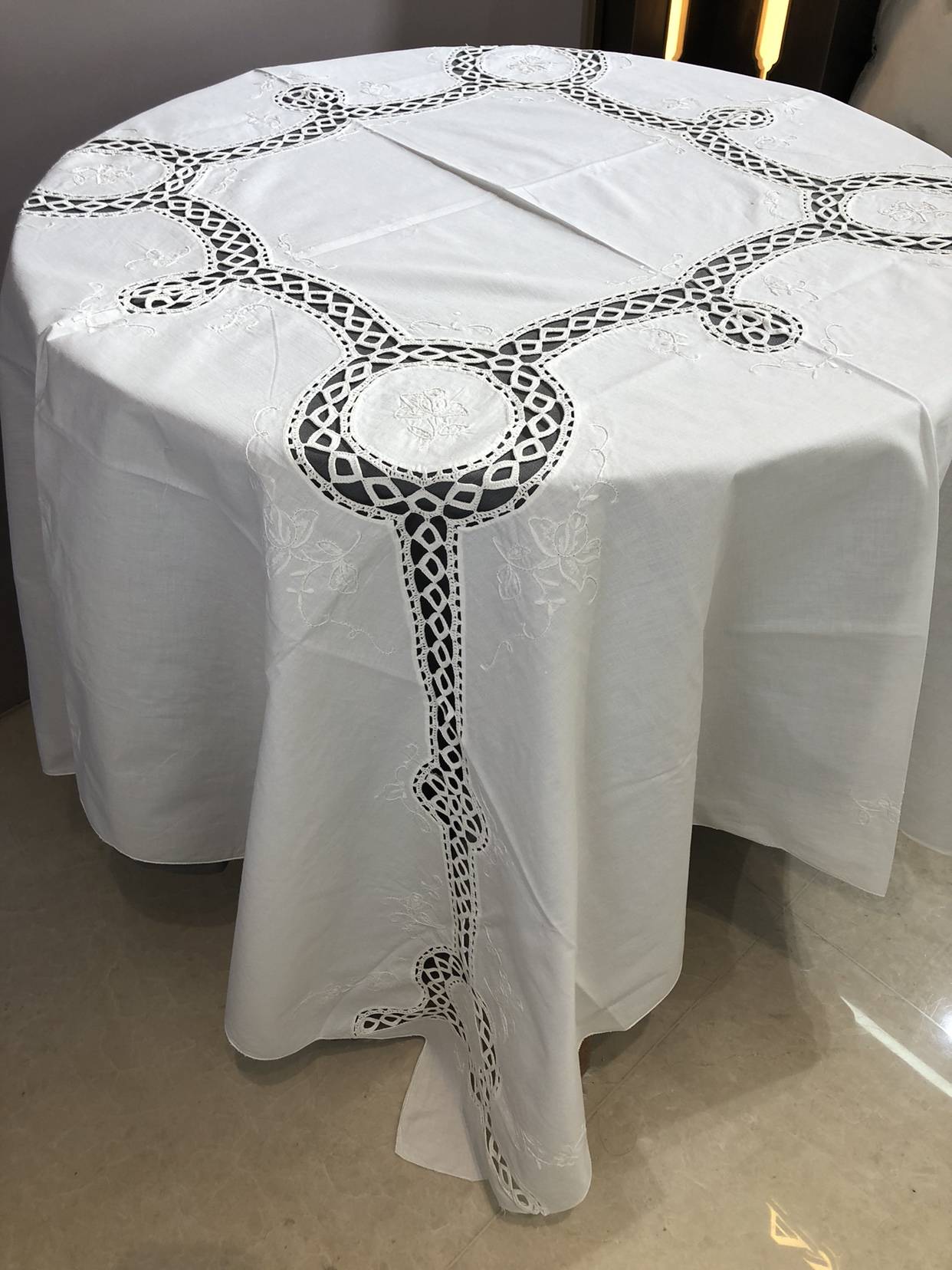 European -style cotton dining table cloth coffee table decoration cloth net red photo wild cloth pure white hollow hand embroidery