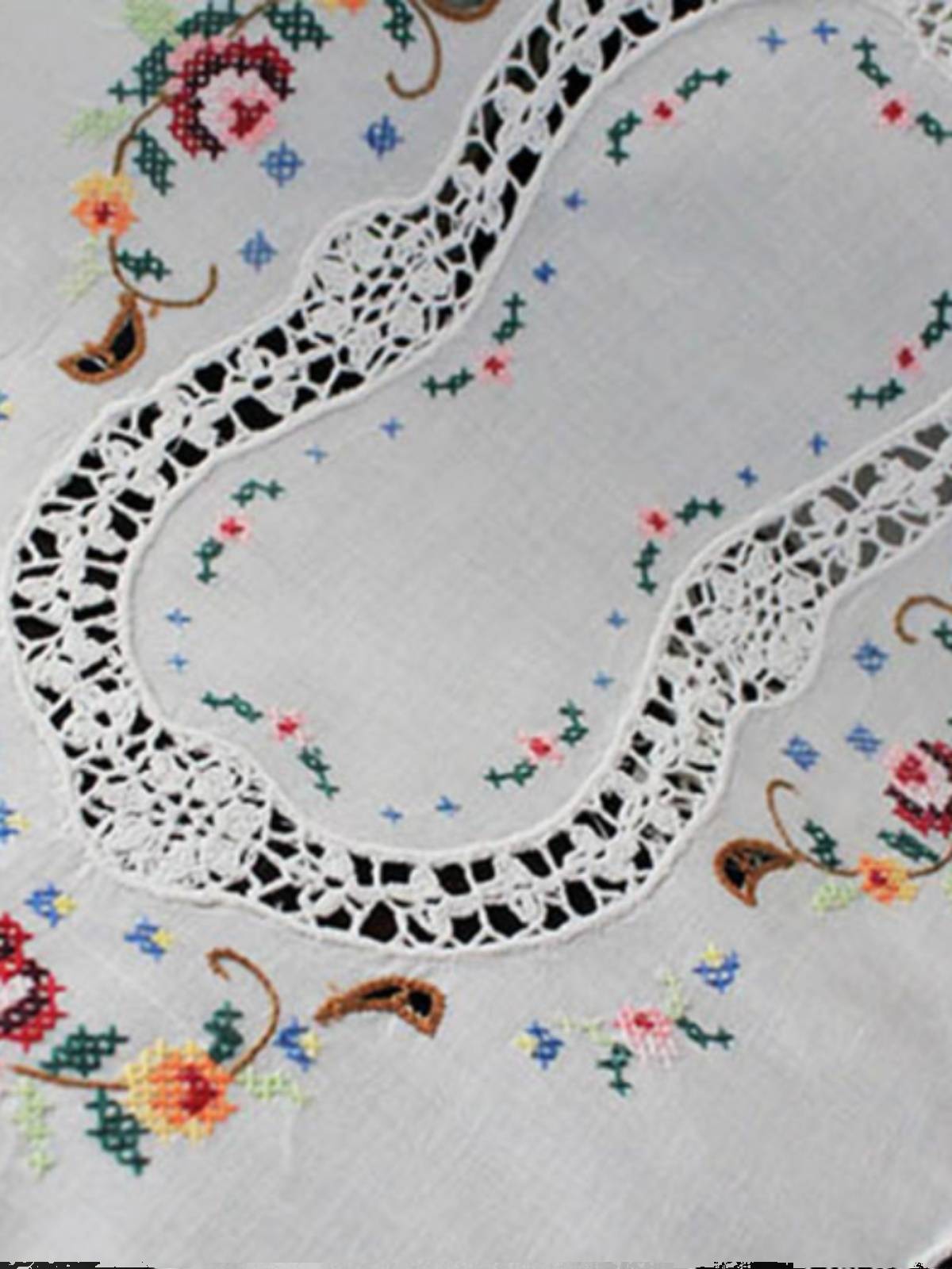 Old cargo embroidered fine line embroidered dining table flag disk
