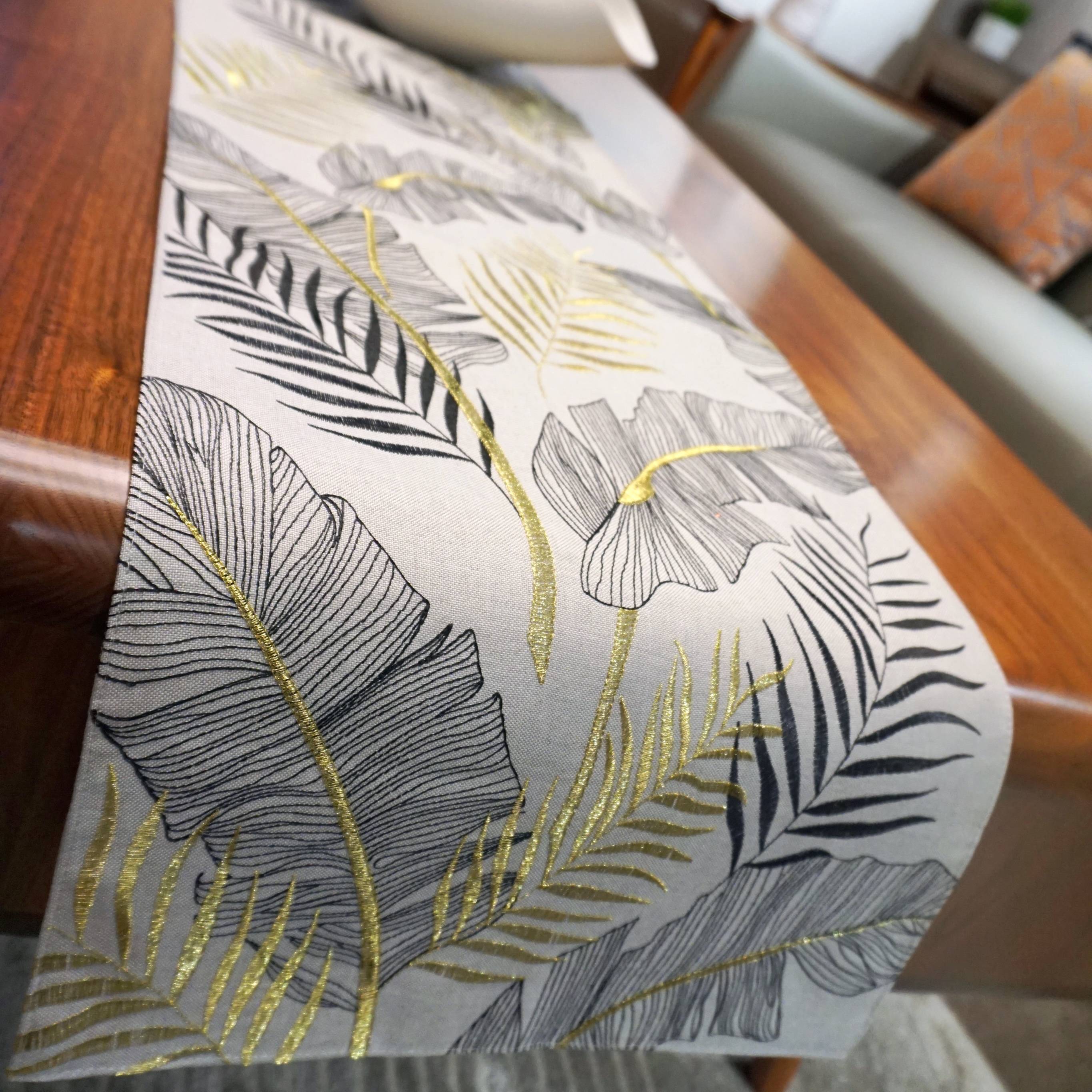 Originally exported to Europe and the United States fashion double -layer fabric coffee table flag heavy workers embroidery