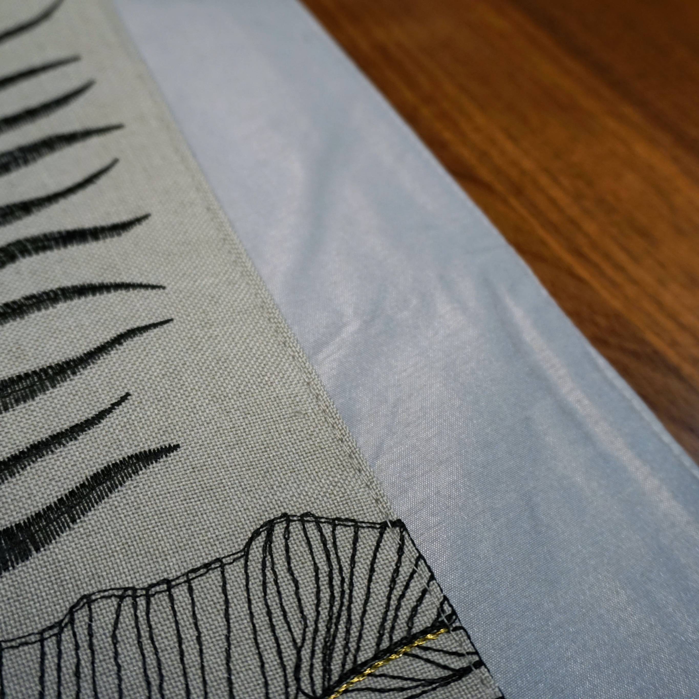 Originally exported to Europe and the United States fashion double -layer fabric coffee table flag heavy workers embroidery