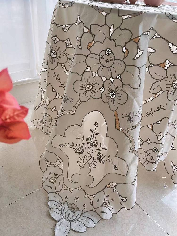 Garden pure cotton hollow small machine embroidered tablecloth