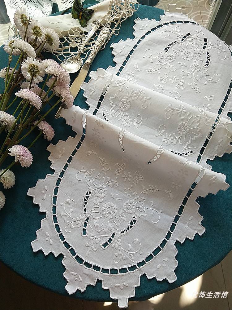 Handmade embroidery cotton and linen lock hollow table flag