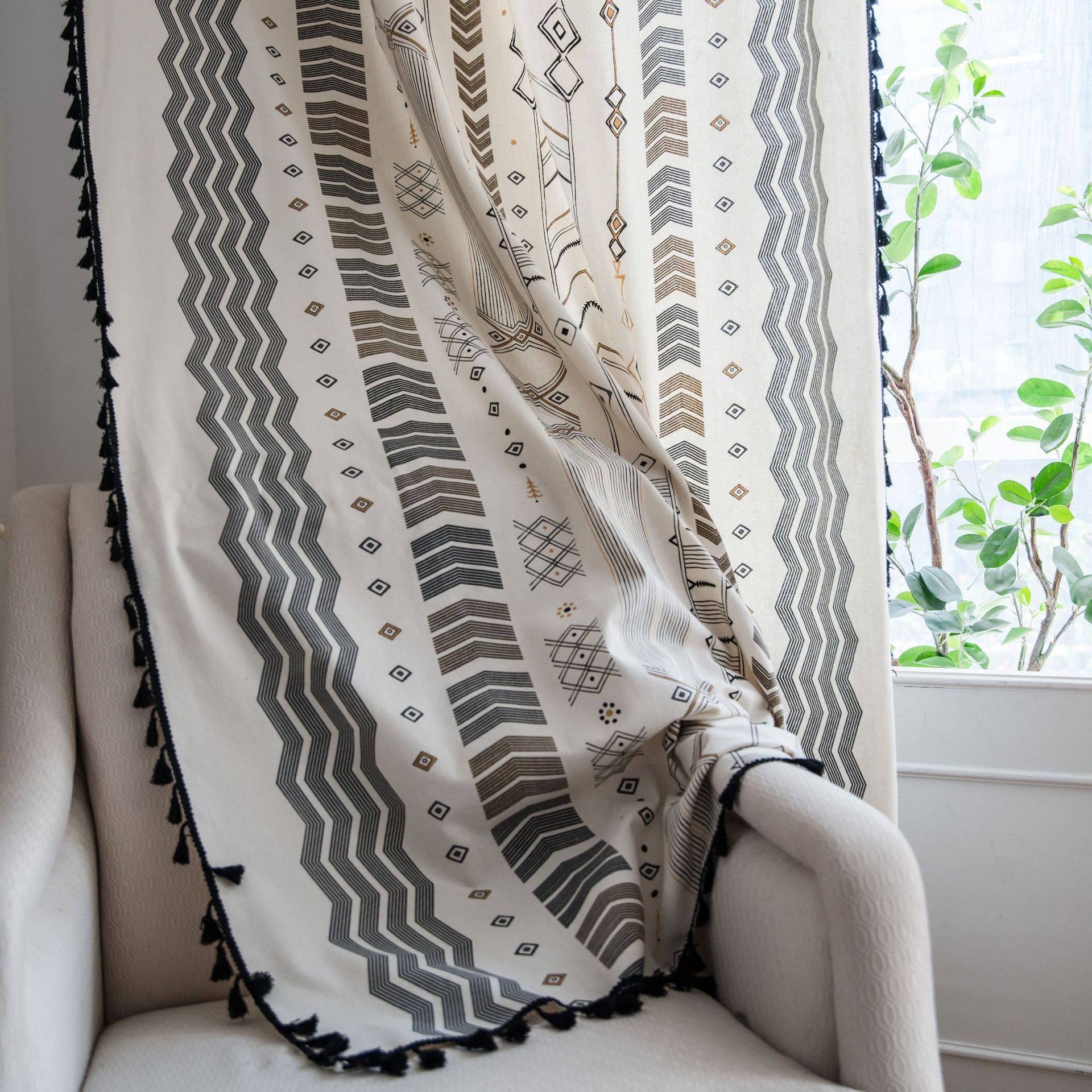 Bohemian black and white cotton anesthesia half -shading curtain