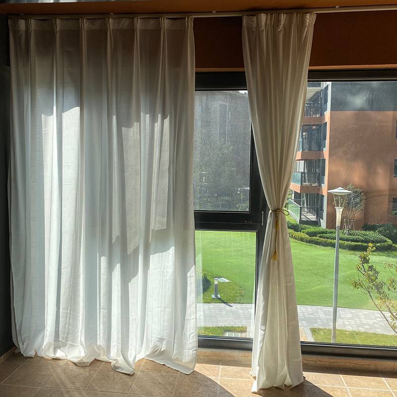 Treatment can be customized simple wind finished curtain