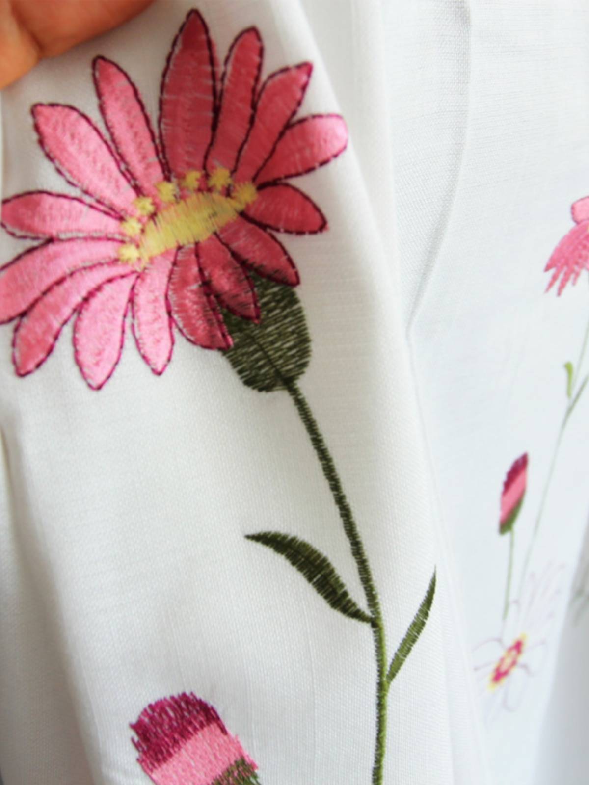 Smooth Simple and Modern Hook Embroidered Curtain