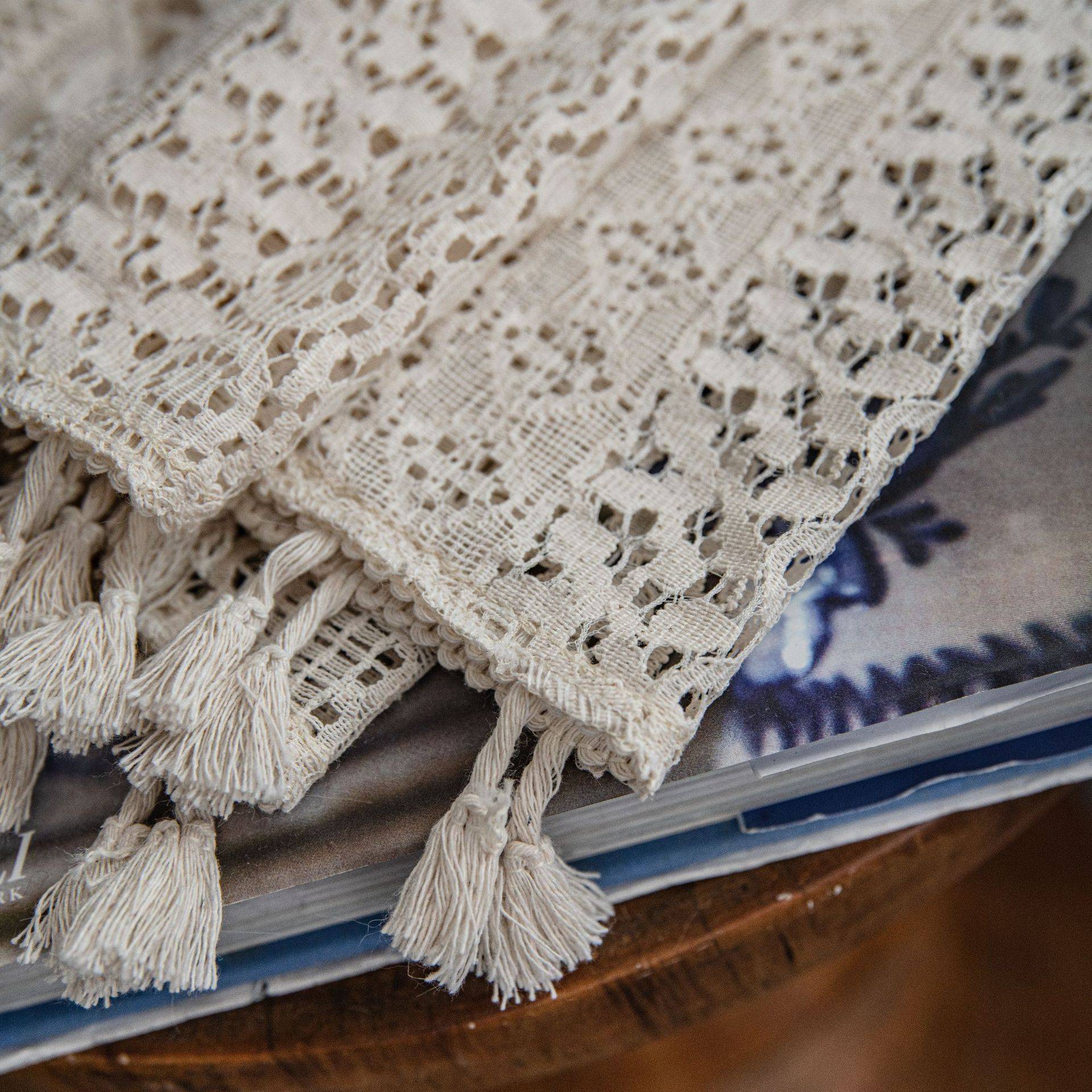 Bay window screen curtains free of punching and installation of beige hook needles