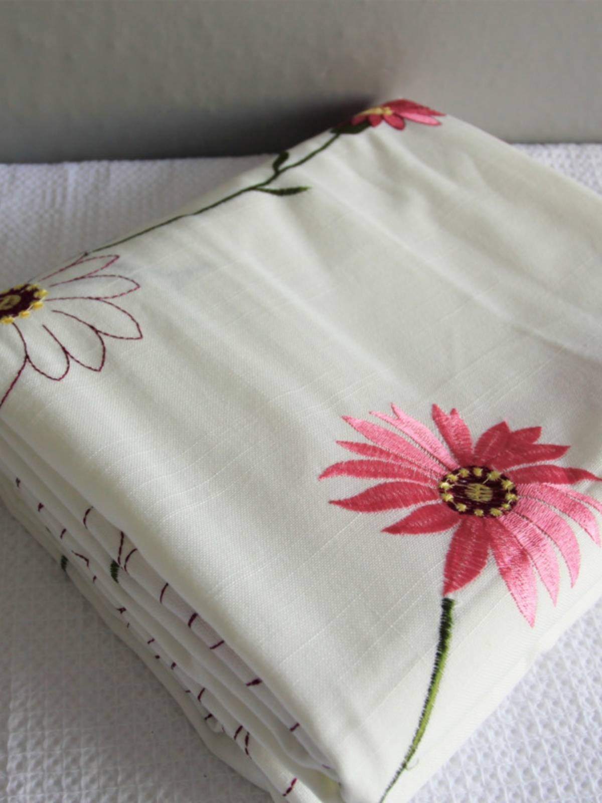 Value starting shading embroidery curtain simple and modern