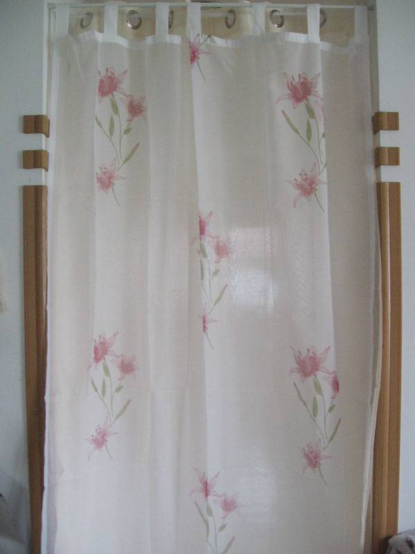 Hot -selling export TCM brand curtain finished red lilies landing curtain price is one -to -two pieces
