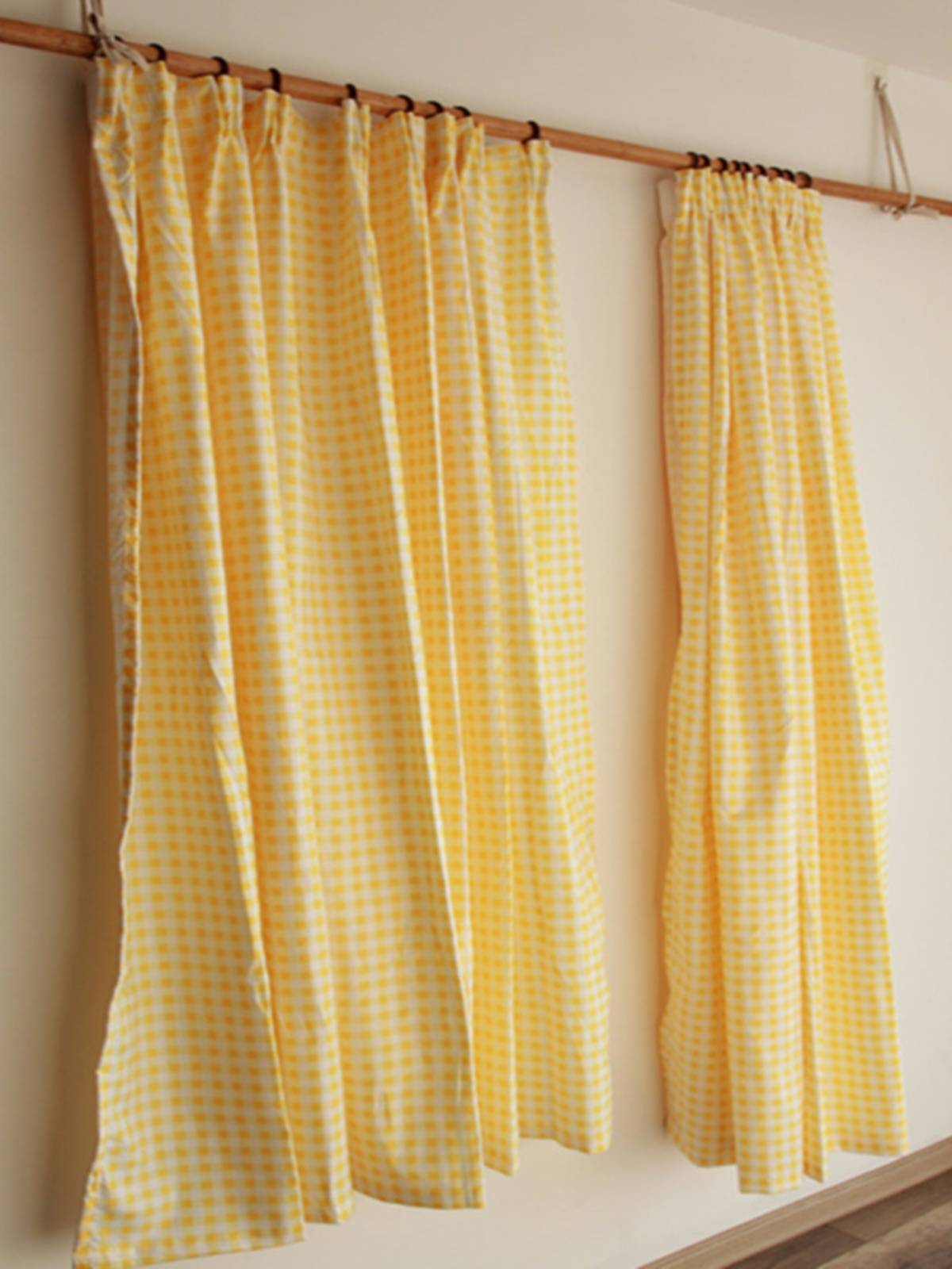 The finished curtain of the finished curtain first launch the hook version of the yellow grid