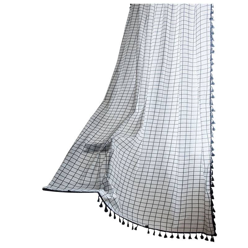 White curtains are simple and transparent.