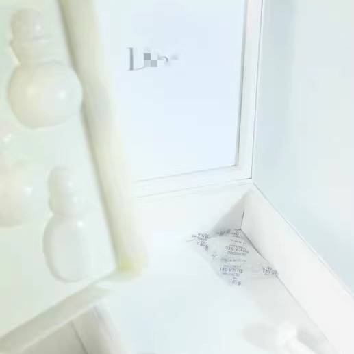 Any 6 free shipping exported to Japan's Japanese Single Family Perfume Jewelry Magnetic absorption box gift box handbag