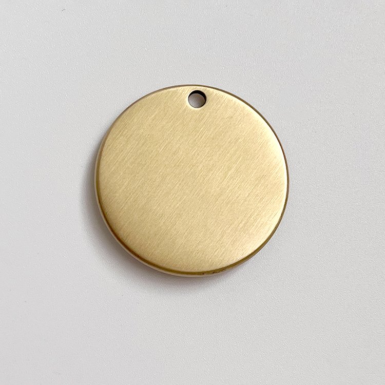 Wholesale Two-Sided Blank Shield Shaped Nameplate Brushed Or Mirror Effect Lettering Metal Plate Brass Dog Tags For Sale