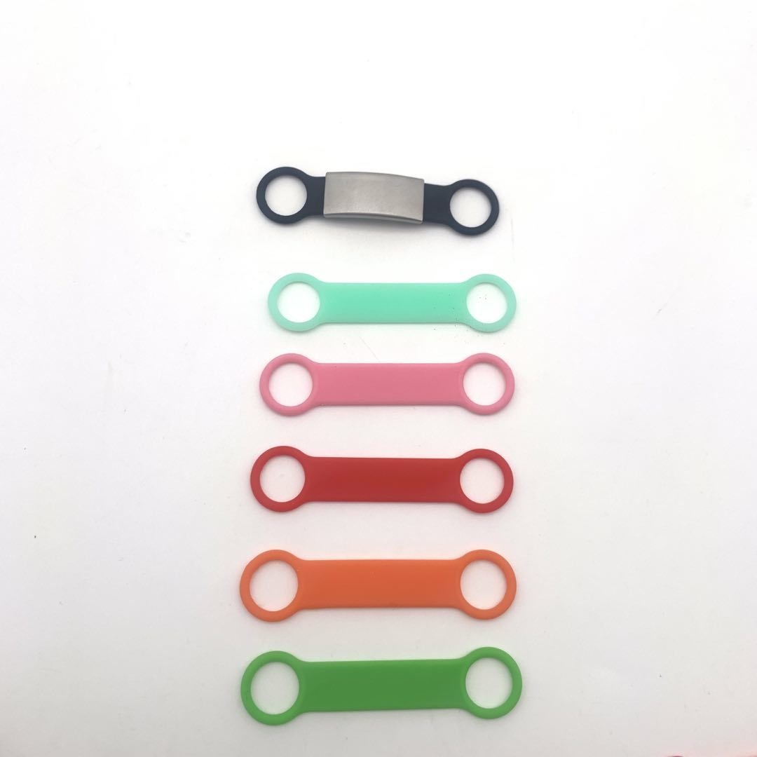 2024 New wn Pet Supplies Products 2024 Dog Accessories LED Light up Dog Collar Glow Pet Safety Tag Pendant