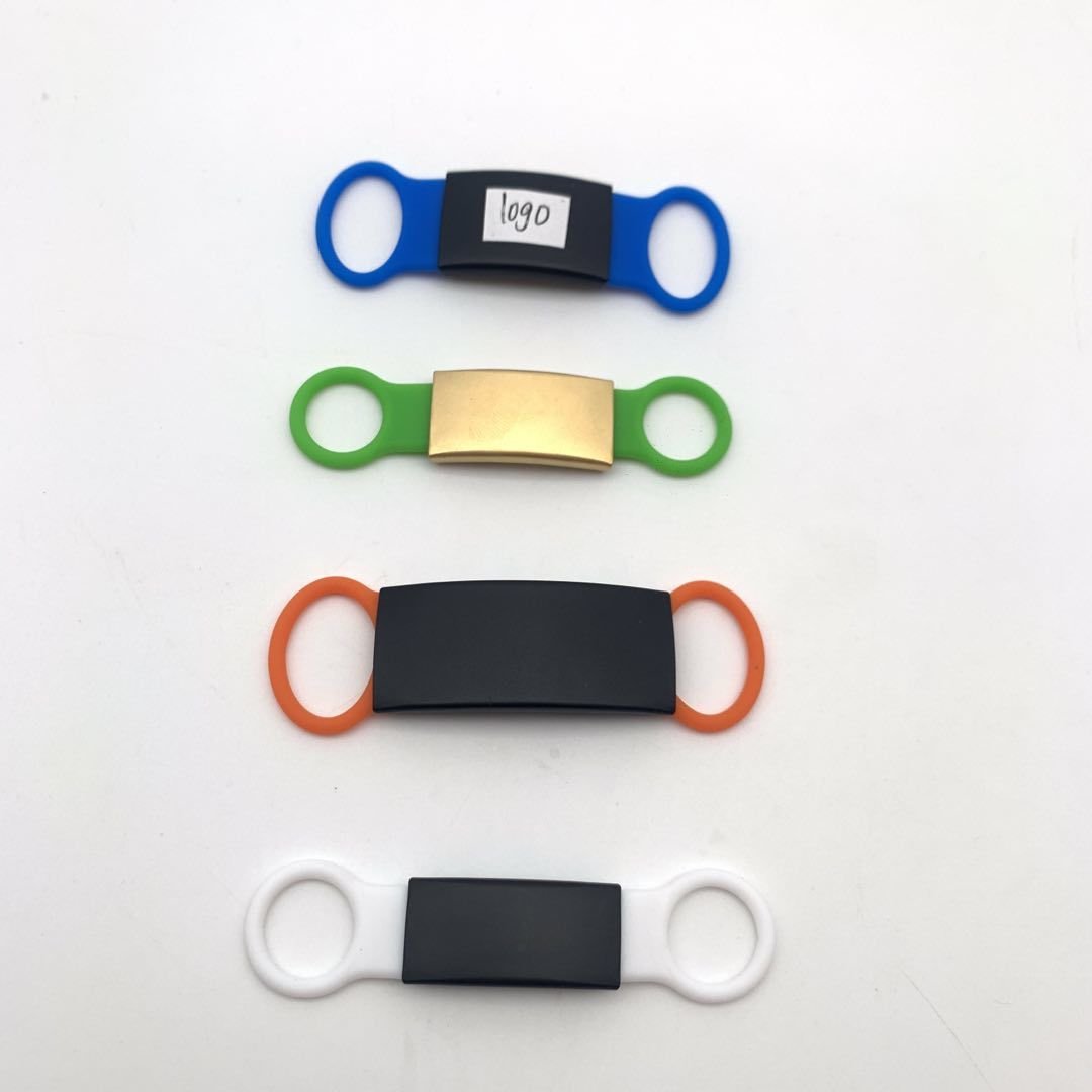 2024 New wn Pet Supplies Products 2024 Dog Accessories LED Light up Dog Collar Glow Pet Safety Tag Pendant
