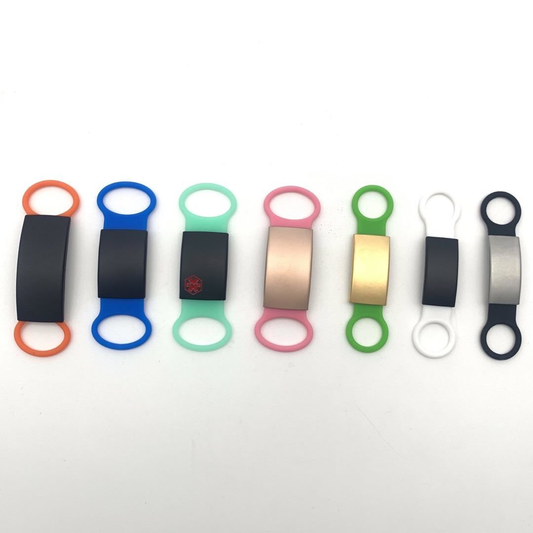 2024 New wn Pet Supplies Products 2024 Dog Accessories LED Light up Dog Collar Glow Pet Safety Tag Pendant