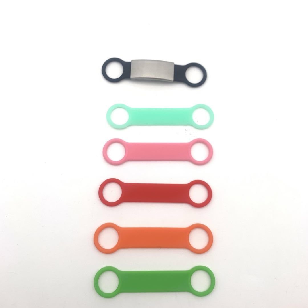 2024 New wn Pet Supplies Products 2024 Dog Accessories LED Light up Dog Collar Glow Pet Safety Tag Pendant