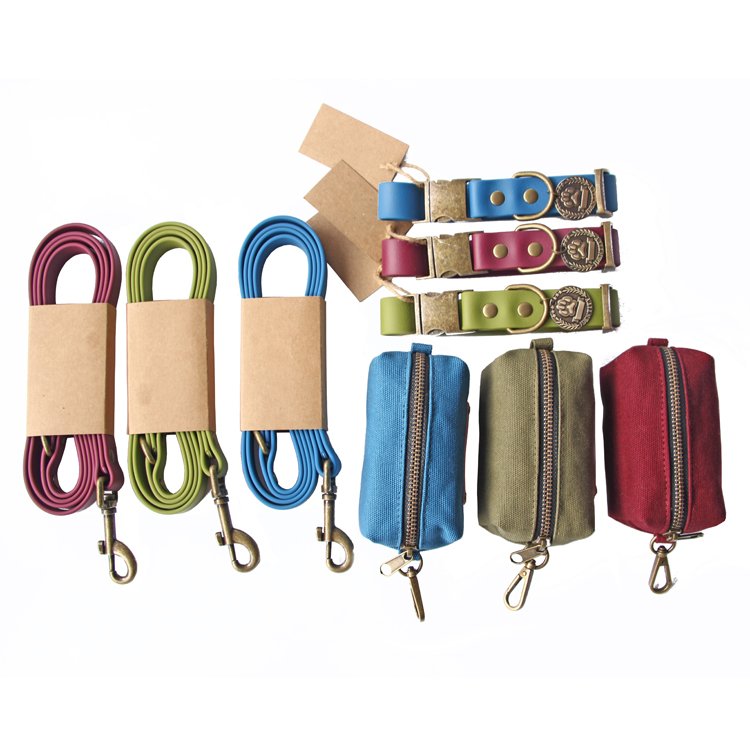 Wholesale Soft New Designer Luxury Waterproof PVC Custom Dog Collar And Leash Set Personalized With Poop Bag