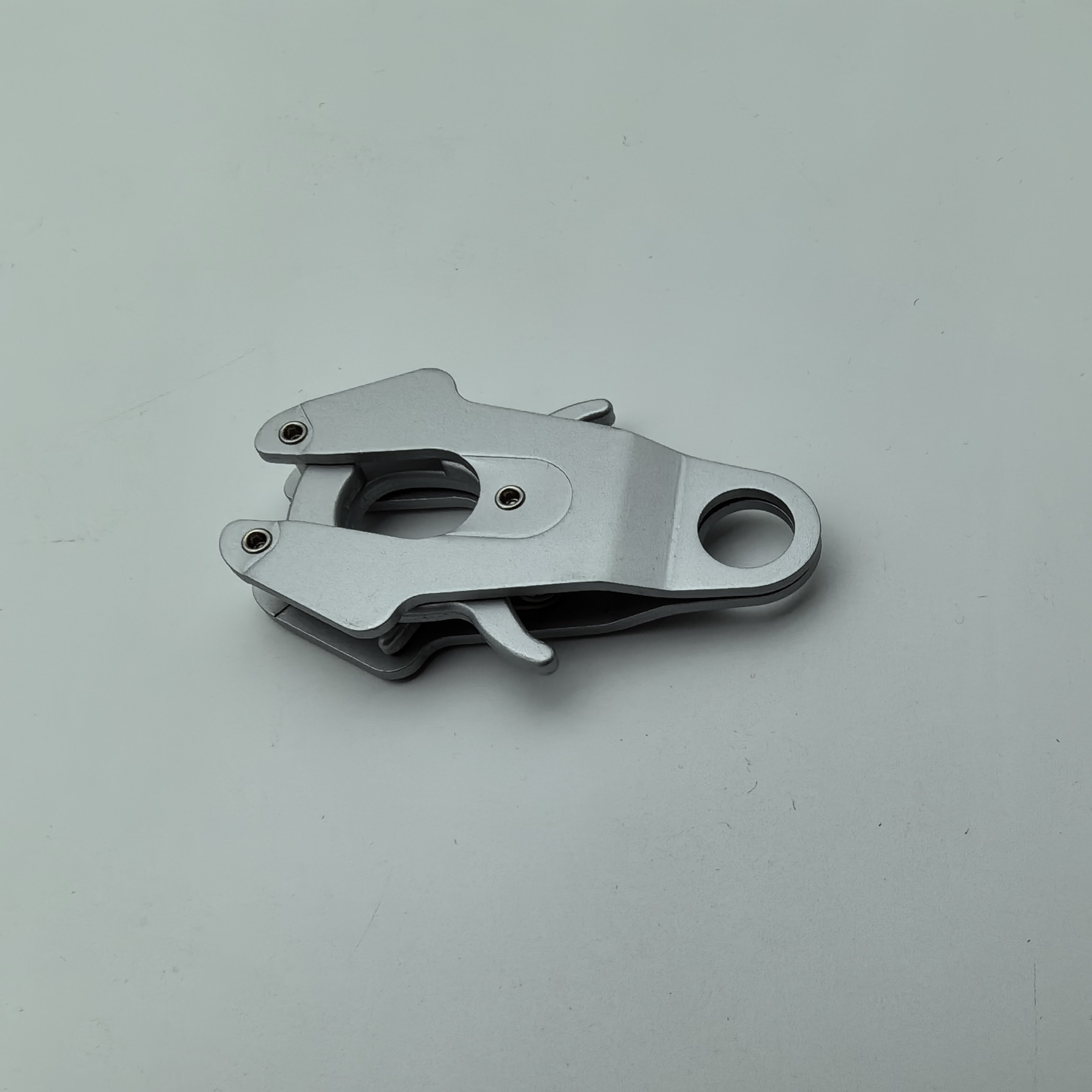 Wholesale silver belt clamps with self-locking Pet release buckle Frog Clip Pet hardware Collar Buckles For Belts