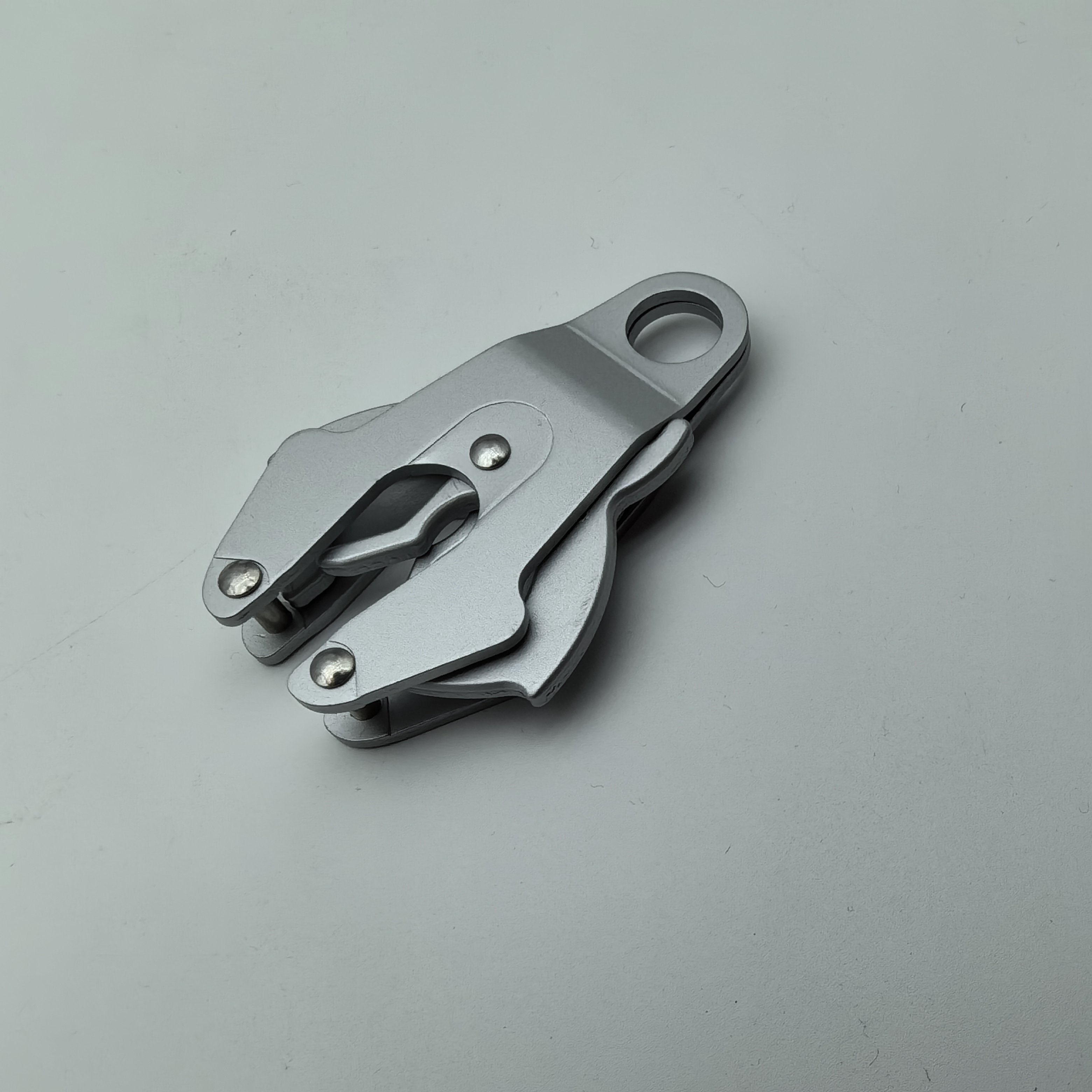 Wholesale silver belt clamps with self-locking Pet release buckle Frog Clip Pet hardware Collar Buckles For Belts
