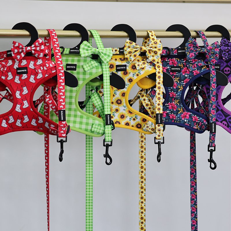 Custom Luxury Puppy Leash Collar Adjustable Pet Poop Bag Bandana Reversible Breathable Neoprene Dog Harness Sets