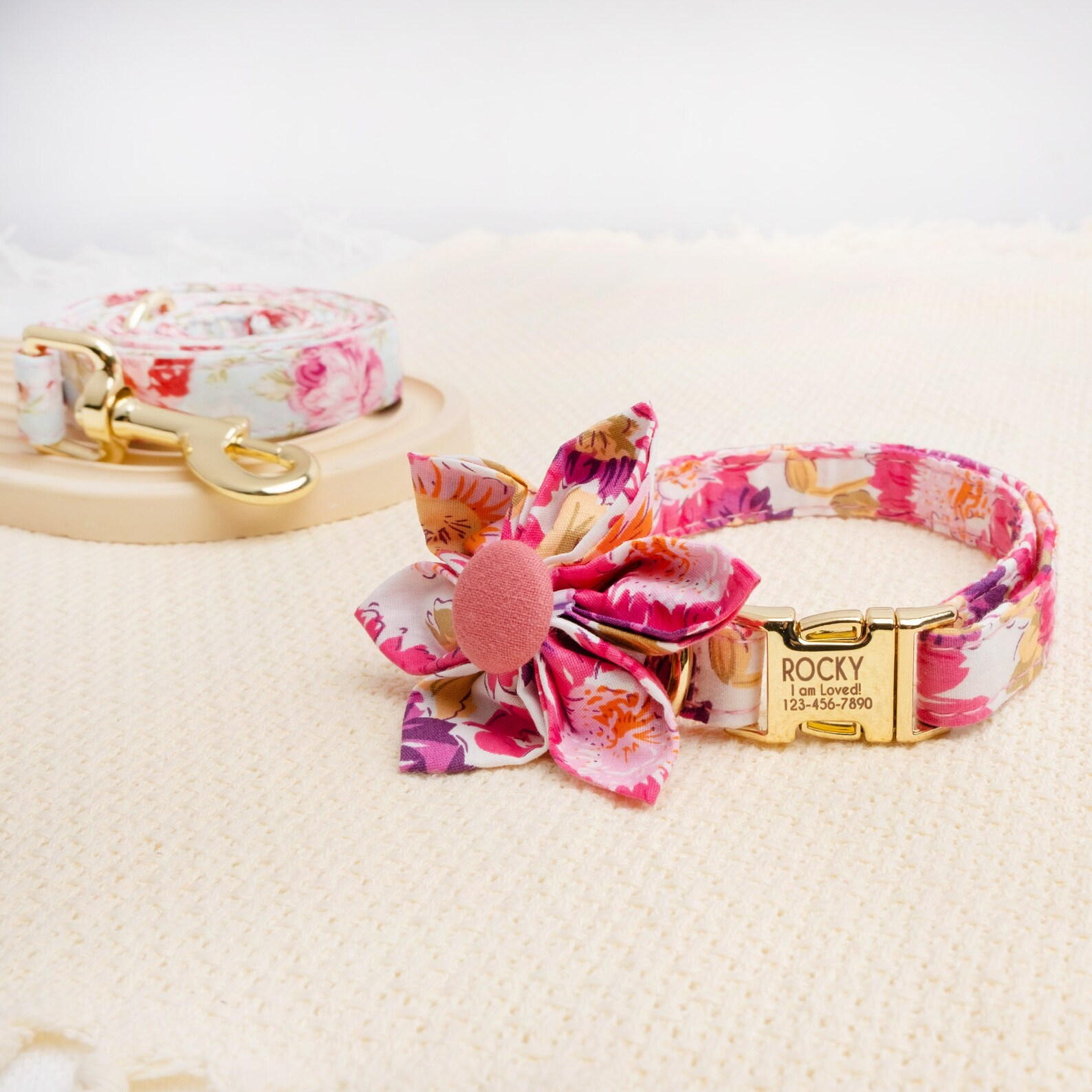 2023 Personalized Girls Gift Custom Floral Pattern Engraved Pet Collars cat collar leash Adjustable Dog Collar and Leash Sets