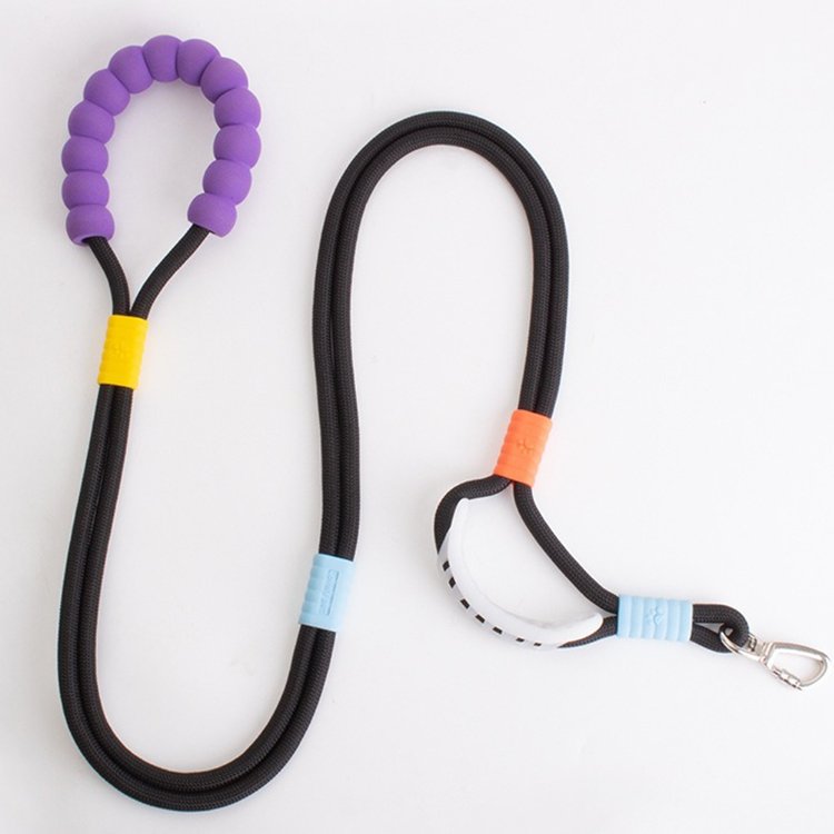 Durable Adjustable Easy Clean Travel Seat Car Safety & Leash Dog Pet Two-Lead Rope Collar Belt