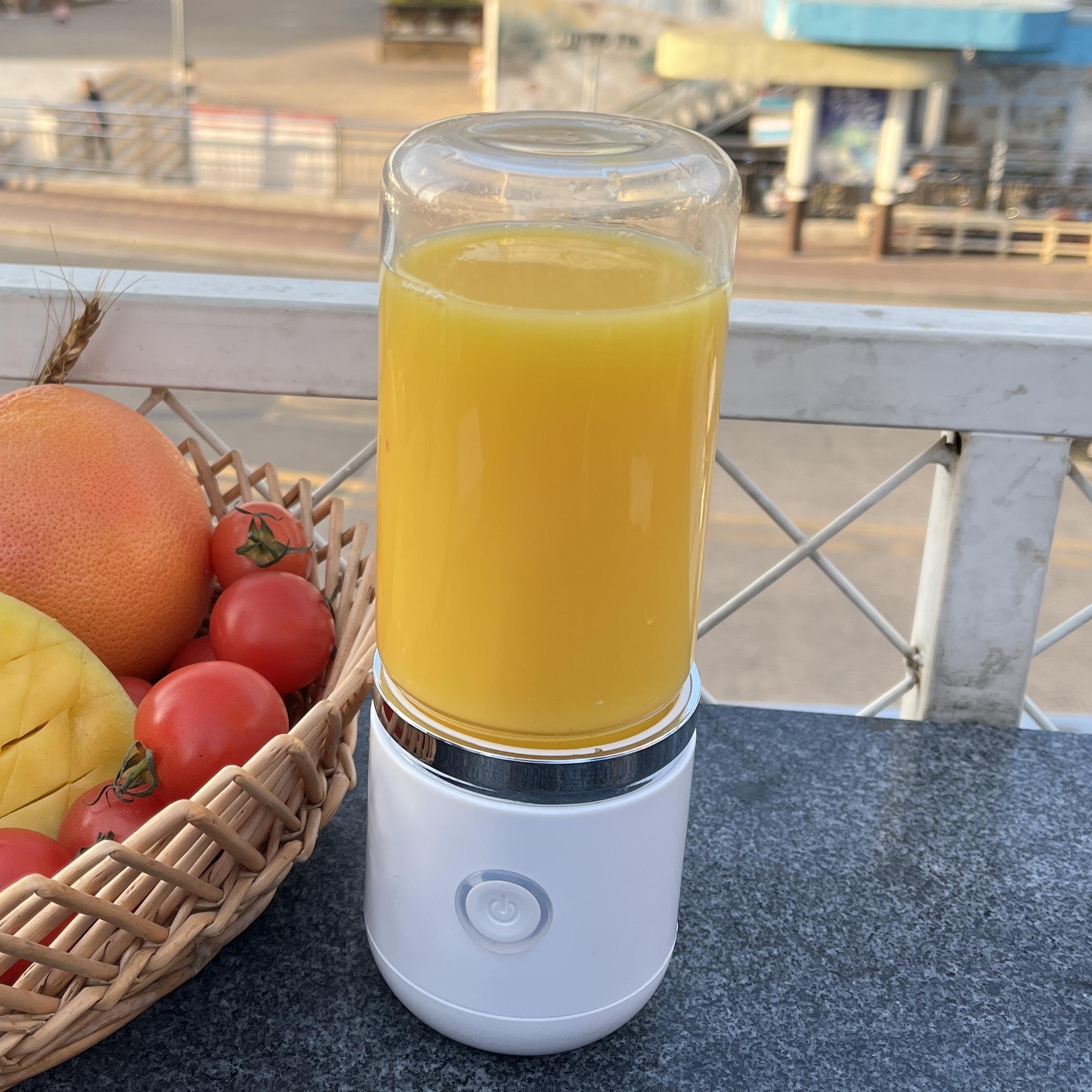 Kitchen appliance high speed 3.7V 380ml usb rechargeable mini juicer mixer smoothie maker personal portable blender cup