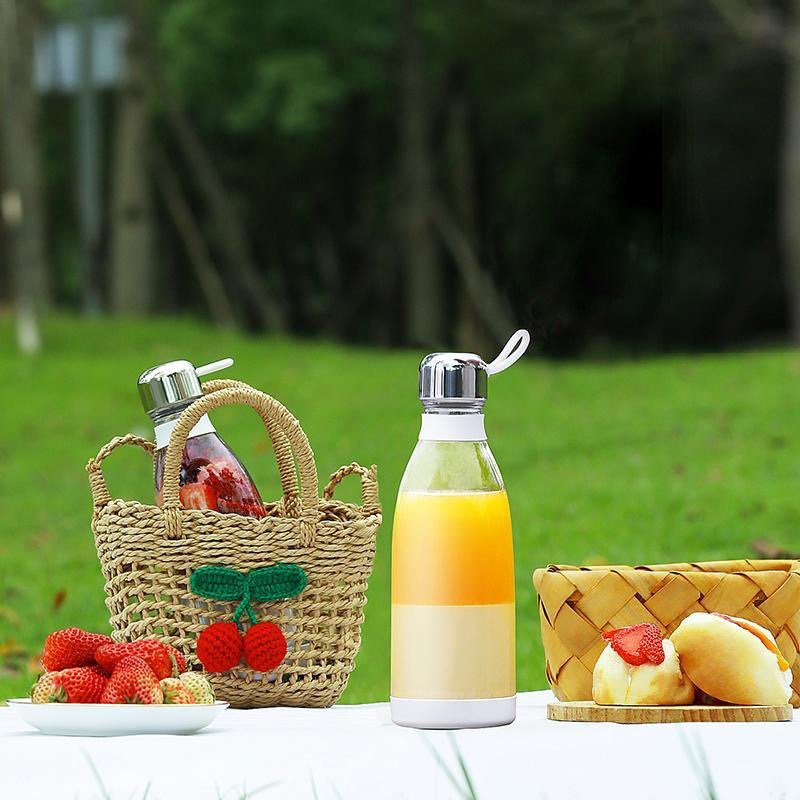 2023 New Personal Wireless Rechargeable Fresh Fruits Mixer Smoothie Bottle Mini Fast Juice Juicer Portable Blender