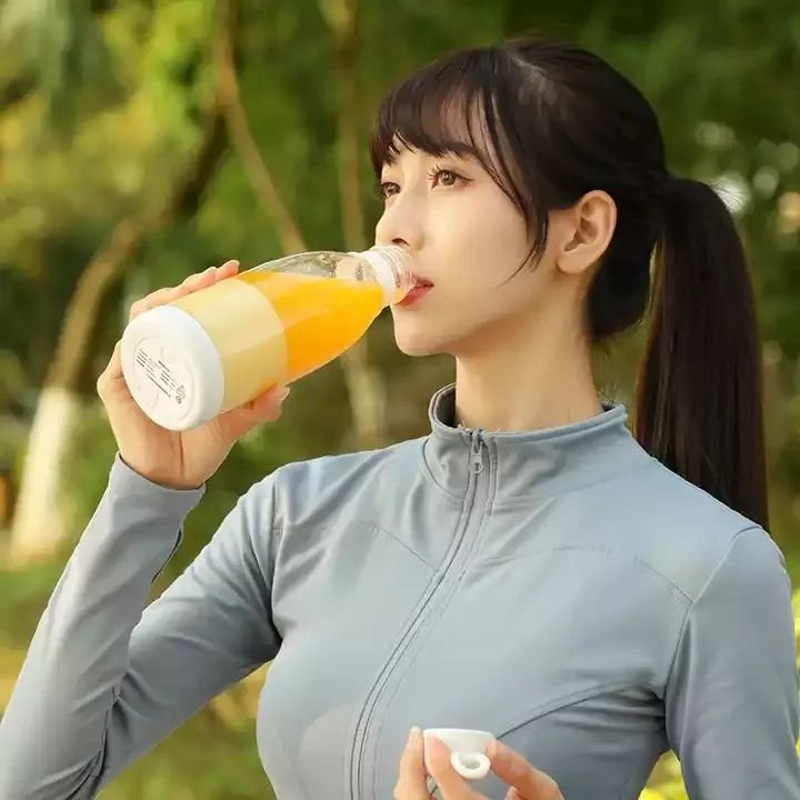 New Portable 300ml electric Fruit Juicer Ice Smoothie 8 Blade Mini Home Usb Rechargeable Portable Blender